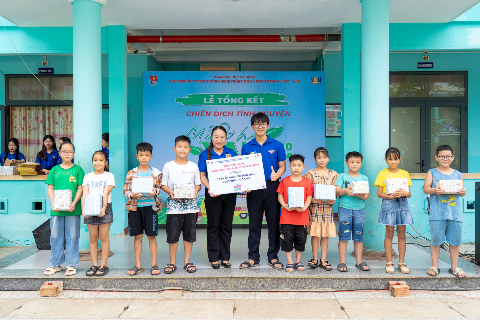 Sơn trường học